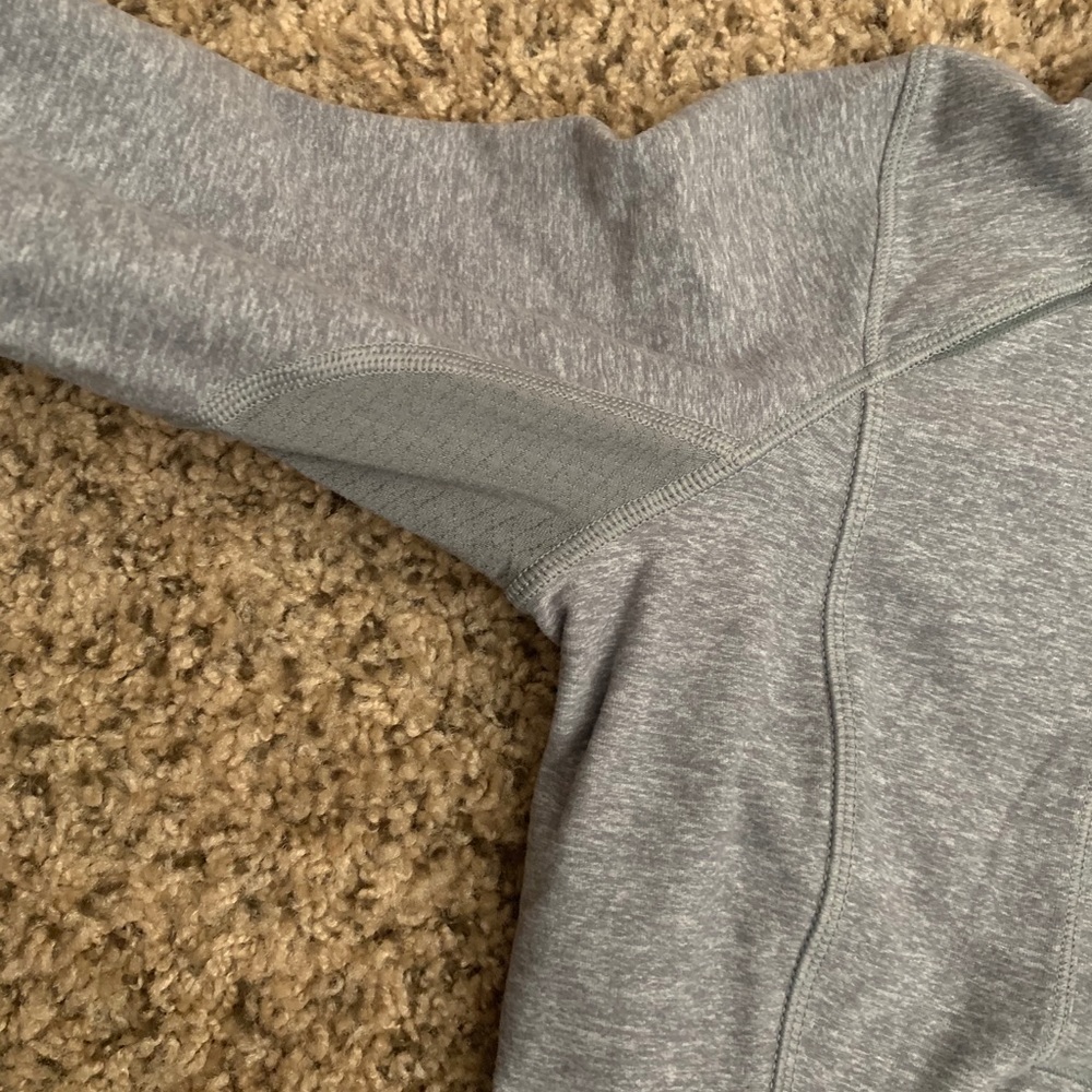 Lululemon 1/2 zip - Picture 4 of 6